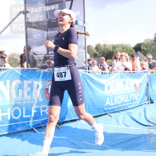 25.08.2024 - Elbe Triathlon Hamburg H.Heesch http://msf.ph/oto/6880259 25.08.2024 11:53:41 Ziel 475, 477, 487, 1508, 1569 meine-sportfotos.de