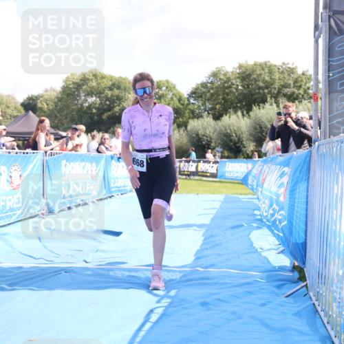 25.08.2024 - Elbe Triathlon Hamburg H.Heesch http://msf.ph/oto/6880286 25.08.2024 12:23:32 Ziel 1668, 1700 meine-sportfotos.de