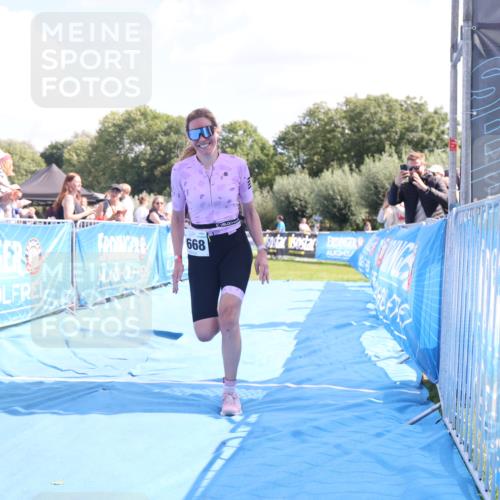 25.08.2024 - Elbe Triathlon Hamburg H.Heesch http://msf.ph/oto/6880288 25.08.2024 12:23:32 Ziel 1668, 1700 meine-sportfotos.de