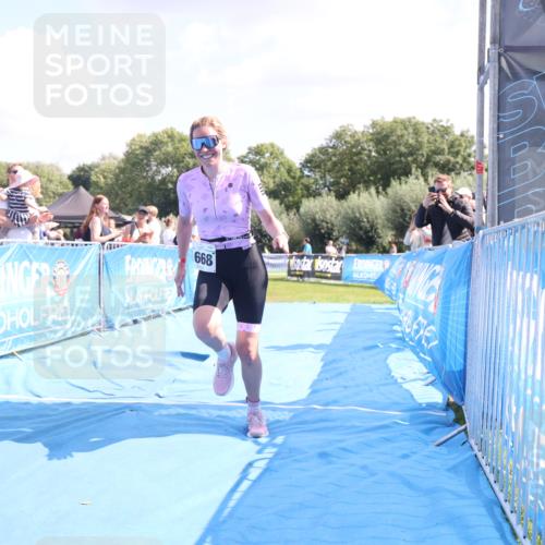25.08.2024 - Elbe Triathlon Hamburg H.Heesch http://msf.ph/oto/6880291 25.08.2024 12:23:32 Ziel 1668, 1700 meine-sportfotos.de