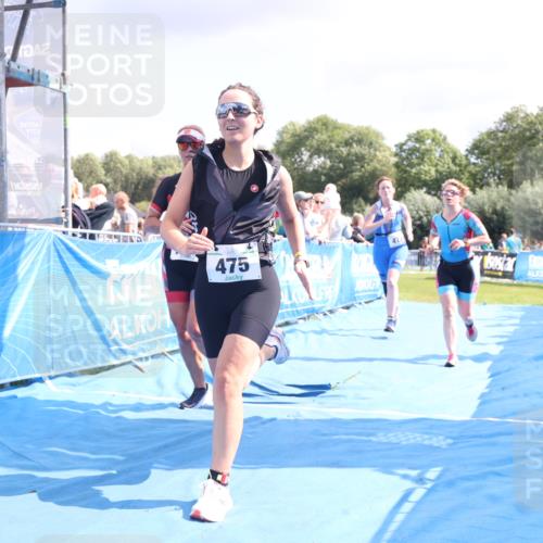 25.08.2024 - Elbe Triathlon Hamburg H.Heesch http://msf.ph/oto/6880298 25.08.2024 11:53:48 Ziel 475, 477, 1508, 1569 meine-sportfotos.de