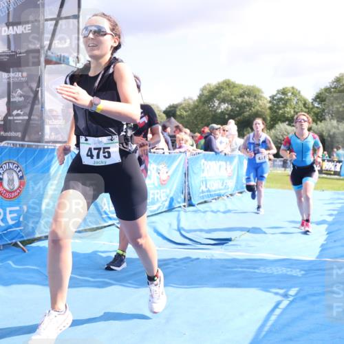 25.08.2024 - Elbe Triathlon Hamburg H.Heesch http://msf.ph/oto/6880305 25.08.2024 11:53:48 Ziel 475, 477, 1508, 1569 meine-sportfotos.de