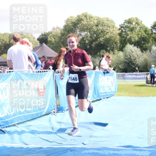 25.08.2024 - Elbe Triathlon Hamburg H.Heesch http://msf.ph/oto/6880307 25.08.2024 12:23:55 Ziel 1540 meine-sportfotos.de