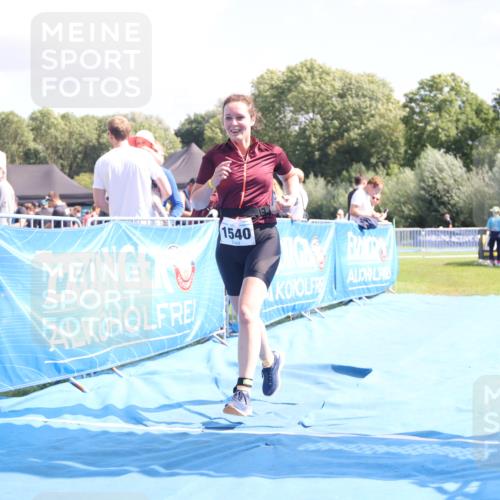 25.08.2024 - Elbe Triathlon Hamburg H.Heesch http://msf.ph/oto/6880314 25.08.2024 12:23:56 Ziel 1540 meine-sportfotos.de