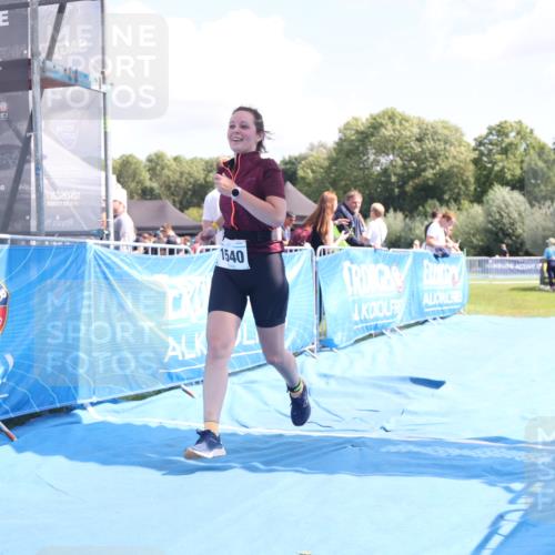 25.08.2024 - Elbe Triathlon Hamburg H.Heesch http://msf.ph/oto/6880328 25.08.2024 12:23:56 Ziel 1540 meine-sportfotos.de