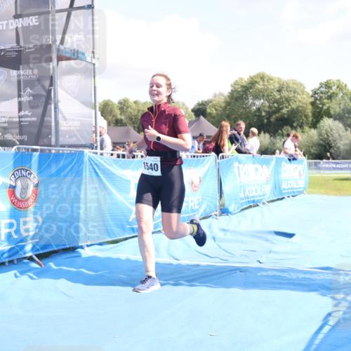 25.08.2024 - Elbe Triathlon Hamburg H.Heesch http://msf.ph/oto/6880331 25.08.2024 12:23:56 Ziel 1540 meine-sportfotos.de
