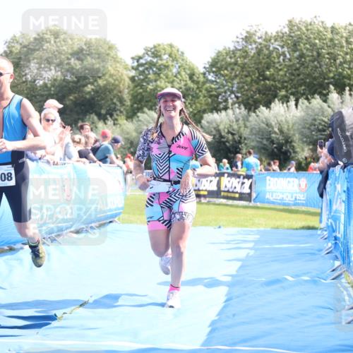 25.08.2024 - Elbe Triathlon Hamburg H.Heesch http://msf.ph/oto/6880348 25.08.2024 11:54:05 Ziel 151, 1408, 1474 meine-sportfotos.de