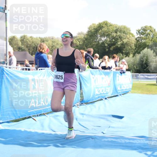 25.08.2024 - Elbe Triathlon Hamburg H.Heesch http://msf.ph/oto/6880351 25.08.2024 12:24:18 Ziel 1625 meine-sportfotos.de