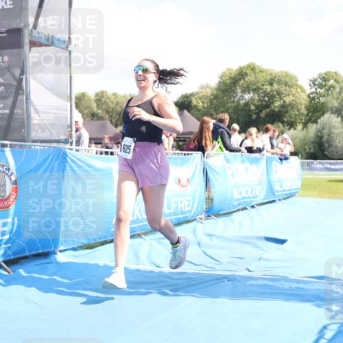 25.08.2024 - Elbe Triathlon Hamburg H.Heesch http://msf.ph/oto/6880357 25.08.2024 12:24:19 Ziel 1625 meine-sportfotos.de