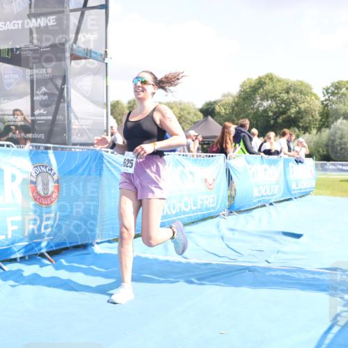 25.08.2024 - Elbe Triathlon Hamburg H.Heesch http://msf.ph/oto/6880361 25.08.2024 12:24:19 Ziel 1625 meine-sportfotos.de