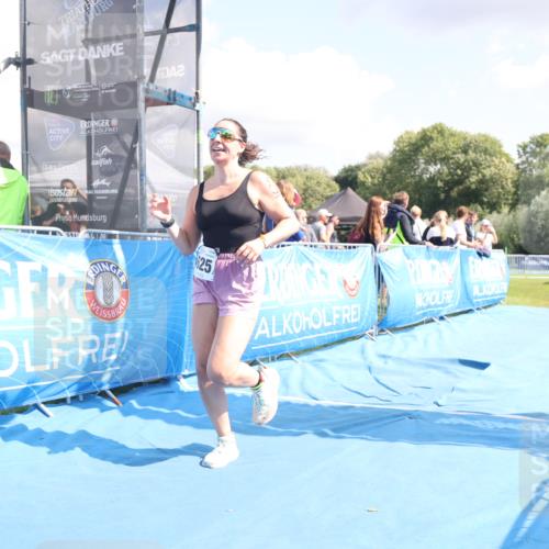 25.08.2024 - Elbe Triathlon Hamburg H.Heesch http://msf.ph/oto/6880363 25.08.2024 12:24:19 Ziel 1625 meine-sportfotos.de