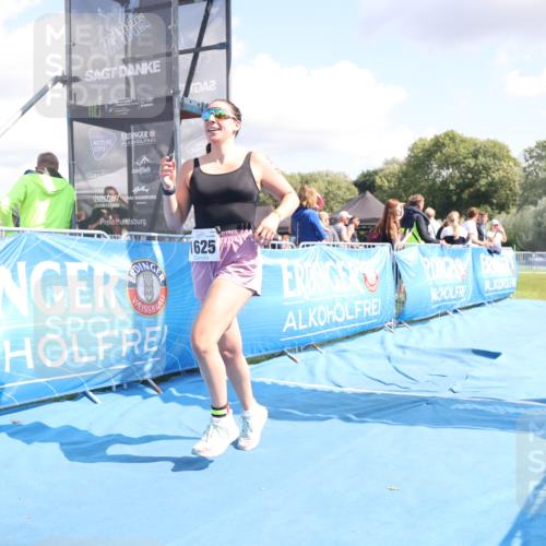 25.08.2024 - Elbe Triathlon Hamburg H.Heesch http://msf.ph/oto/6880367 25.08.2024 12:24:19 Ziel 1625 meine-sportfotos.de