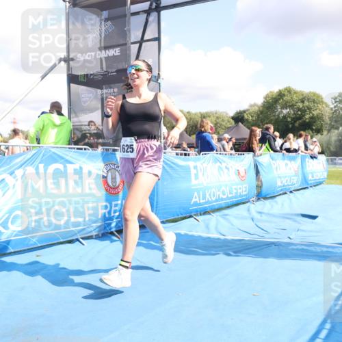 25.08.2024 - Elbe Triathlon Hamburg H.Heesch http://msf.ph/oto/6880370 25.08.2024 12:24:19 Ziel 1625 meine-sportfotos.de