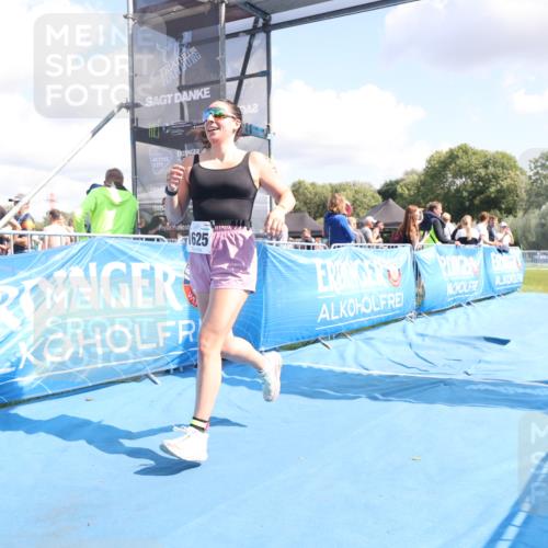25.08.2024 - Elbe Triathlon Hamburg H.Heesch http://msf.ph/oto/6880372 25.08.2024 12:24:19 Ziel 1625 meine-sportfotos.de