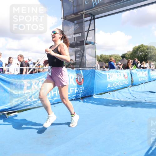 25.08.2024 - Elbe Triathlon Hamburg H.Heesch http://msf.ph/oto/6880379 25.08.2024 12:24:19 Ziel 1625 meine-sportfotos.de