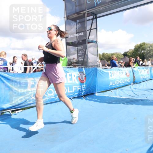 25.08.2024 - Elbe Triathlon Hamburg H.Heesch http://msf.ph/oto/6880381 25.08.2024 12:24:19 Ziel 1625 meine-sportfotos.de