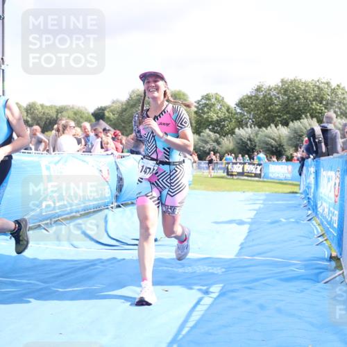 25.08.2024 - Elbe Triathlon Hamburg H.Heesch http://msf.ph/oto/6880382 25.08.2024 11:54:06 Ziel 151, 1408, 1474 meine-sportfotos.de