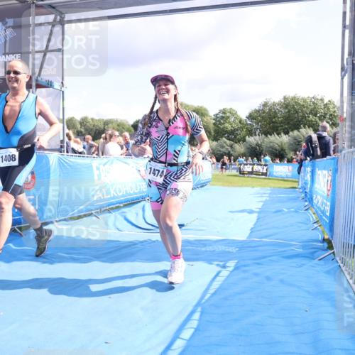 25.08.2024 - Elbe Triathlon Hamburg H.Heesch http://msf.ph/oto/6880387 25.08.2024 11:54:06 Ziel 151, 1408, 1474 meine-sportfotos.de