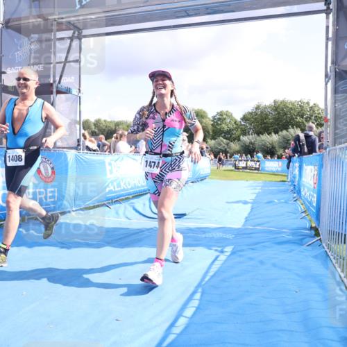 25.08.2024 - Elbe Triathlon Hamburg H.Heesch http://msf.ph/oto/6880390 25.08.2024 11:54:06 Ziel 151, 1408, 1474 meine-sportfotos.de