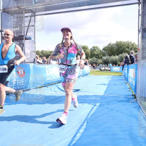 25.08.2024 - Elbe Triathlon Hamburg H.Heesch http://msf.ph/oto/6880391 25.08.2024 11:54:06 Ziel 151, 1408, 1474 meine-sportfotos.de