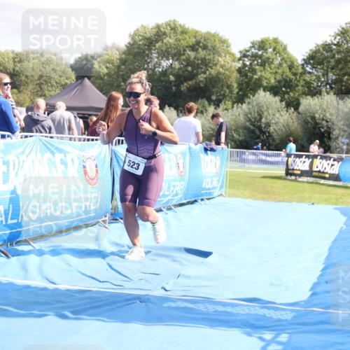 25.08.2024 - Elbe Triathlon Hamburg H.Heesch http://msf.ph/oto/6880405 25.08.2024 12:25:02 Ziel 523 meine-sportfotos.de