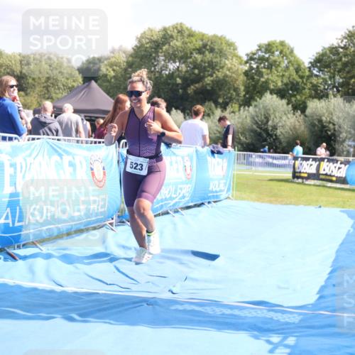 25.08.2024 - Elbe Triathlon Hamburg H.Heesch http://msf.ph/oto/6880407 25.08.2024 12:25:02 Ziel 523 meine-sportfotos.de