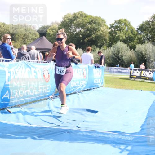 25.08.2024 - Elbe Triathlon Hamburg H.Heesch http://msf.ph/oto/6880409 25.08.2024 12:25:02 Ziel 523 meine-sportfotos.de