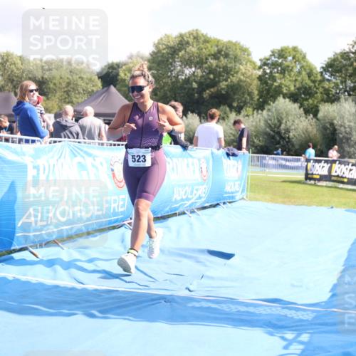 25.08.2024 - Elbe Triathlon Hamburg H.Heesch http://msf.ph/oto/6880413 25.08.2024 12:25:02 Ziel 523 meine-sportfotos.de