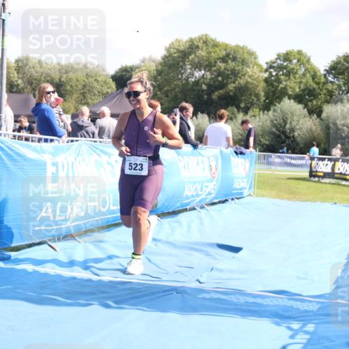 25.08.2024 - Elbe Triathlon Hamburg H.Heesch http://msf.ph/oto/6880417 25.08.2024 12:25:02 Ziel 523 meine-sportfotos.de