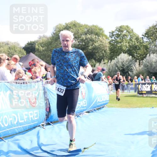 25.08.2024 - Elbe Triathlon Hamburg H.Heesch http://msf.ph/oto/6880424 25.08.2024 11:54:17 Ziel 151, 1420, 1432 meine-sportfotos.de