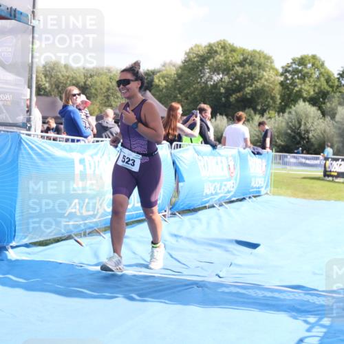 25.08.2024 - Elbe Triathlon Hamburg H.Heesch http://msf.ph/oto/6880425 25.08.2024 12:25:03 Ziel 523 meine-sportfotos.de