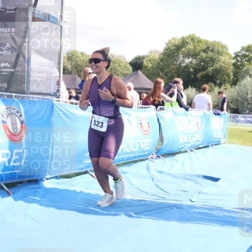 25.08.2024 - Elbe Triathlon Hamburg H.Heesch http://msf.ph/oto/6880434 25.08.2024 12:25:03 Ziel 523 meine-sportfotos.de