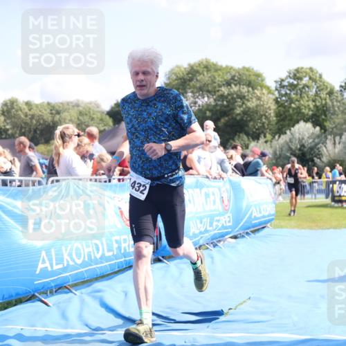 25.08.2024 - Elbe Triathlon Hamburg H.Heesch http://msf.ph/oto/6880435 25.08.2024 11:54:17 Ziel 151, 1420, 1432 meine-sportfotos.de