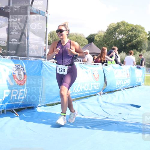 25.08.2024 - Elbe Triathlon Hamburg H.Heesch http://msf.ph/oto/6880438 25.08.2024 12:25:03 Ziel 523 meine-sportfotos.de