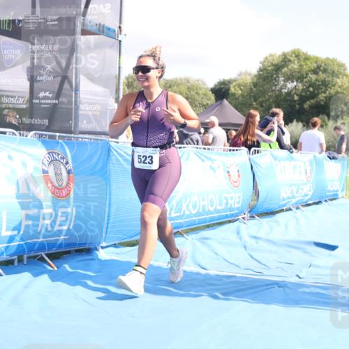 25.08.2024 - Elbe Triathlon Hamburg H.Heesch http://msf.ph/oto/6880440 25.08.2024 12:25:03 Ziel 523 meine-sportfotos.de