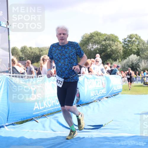 25.08.2024 - Elbe Triathlon Hamburg H.Heesch http://msf.ph/oto/6880441 25.08.2024 11:54:17 Ziel 151, 1420, 1432 meine-sportfotos.de