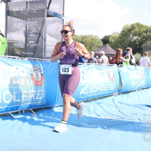 25.08.2024 - Elbe Triathlon Hamburg H.Heesch http://msf.ph/oto/6880444 25.08.2024 12:25:03 Ziel 523 meine-sportfotos.de