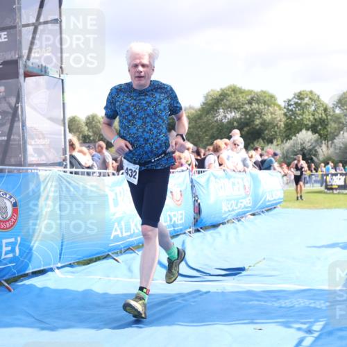 25.08.2024 - Elbe Triathlon Hamburg H.Heesch http://msf.ph/oto/6880447 25.08.2024 11:54:17 Ziel 151, 1420, 1432 meine-sportfotos.de