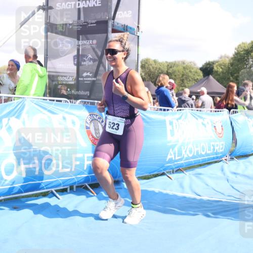 25.08.2024 - Elbe Triathlon Hamburg H.Heesch http://msf.ph/oto/6880450 25.08.2024 12:25:03 Ziel 523 meine-sportfotos.de