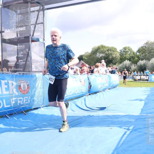 25.08.2024 - Elbe Triathlon Hamburg H.Heesch http://msf.ph/oto/6880453 25.08.2024 11:54:17 Ziel 151, 1420, 1432 meine-sportfotos.de