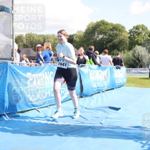 25.08.2024 - Elbe Triathlon Hamburg H.Heesch http://msf.ph/oto/6880465 25.08.2024 12:25:26 Ziel 1641 meine-sportfotos.de