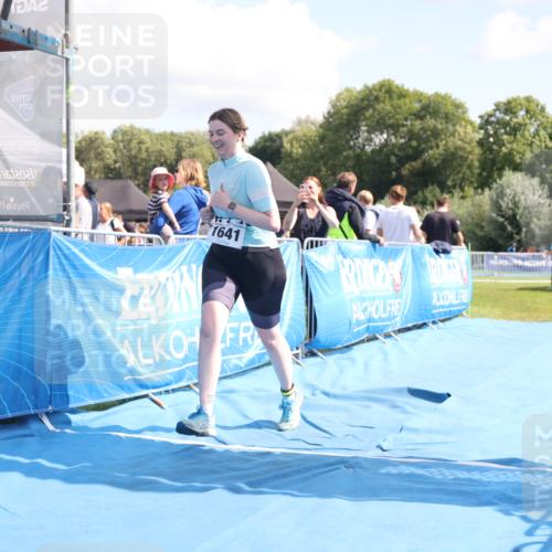 25.08.2024 - Elbe Triathlon Hamburg H.Heesch http://msf.ph/oto/6880467 25.08.2024 12:25:26 Ziel 1641 meine-sportfotos.de