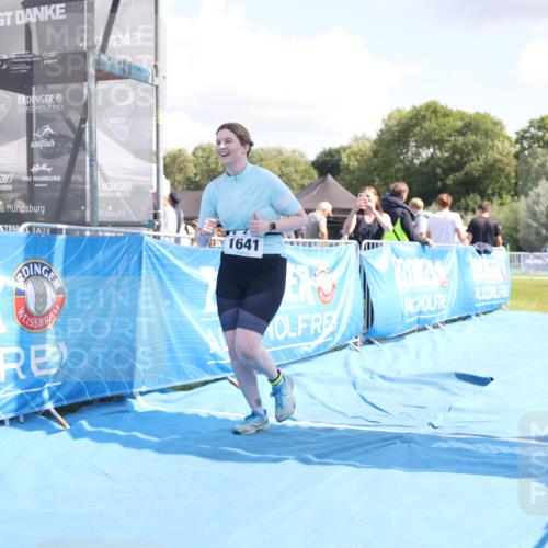 25.08.2024 - Elbe Triathlon Hamburg H.Heesch http://msf.ph/oto/6880474 25.08.2024 12:25:26 Ziel 1641 meine-sportfotos.de