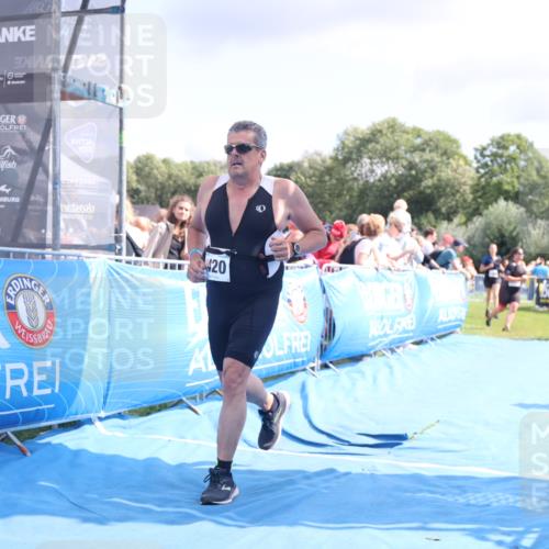 25.08.2024 - Elbe Triathlon Hamburg H.Heesch http://msf.ph/oto/6880475 25.08.2024 11:54:22 Ziel 1420, 1432 meine-sportfotos.de