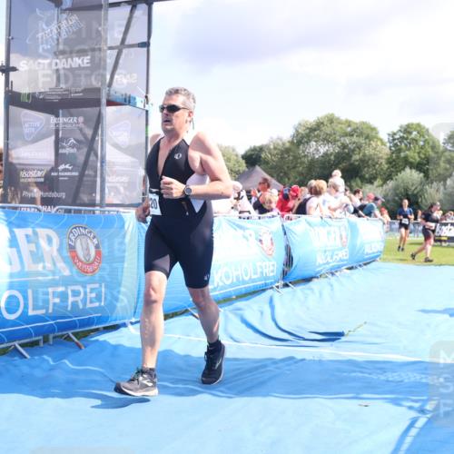 25.08.2024 - Elbe Triathlon Hamburg H.Heesch http://msf.ph/oto/6880483 25.08.2024 11:54:23 Ziel 1420, 1432 meine-sportfotos.de