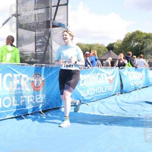 25.08.2024 - Elbe Triathlon Hamburg H.Heesch http://msf.ph/oto/6880484 25.08.2024 12:25:26 Ziel 1641 meine-sportfotos.de