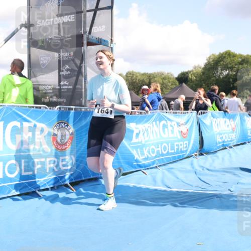 25.08.2024 - Elbe Triathlon Hamburg H.Heesch http://msf.ph/oto/6880486 25.08.2024 12:25:26 Ziel 1641 meine-sportfotos.de