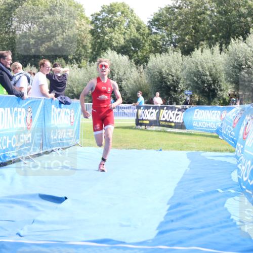 25.08.2024 - Elbe Triathlon Hamburg H.Heesch http://msf.ph/oto/6880490 25.08.2024 12:25:52 Ziel 1730 meine-sportfotos.de