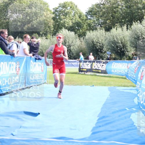 25.08.2024 - Elbe Triathlon Hamburg H.Heesch http://msf.ph/oto/6880492 25.08.2024 12:25:52 Ziel 1730 meine-sportfotos.de