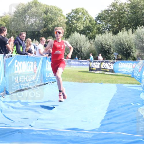 25.08.2024 - Elbe Triathlon Hamburg H.Heesch http://msf.ph/oto/6880506 25.08.2024 12:25:53 Ziel 1730 meine-sportfotos.de